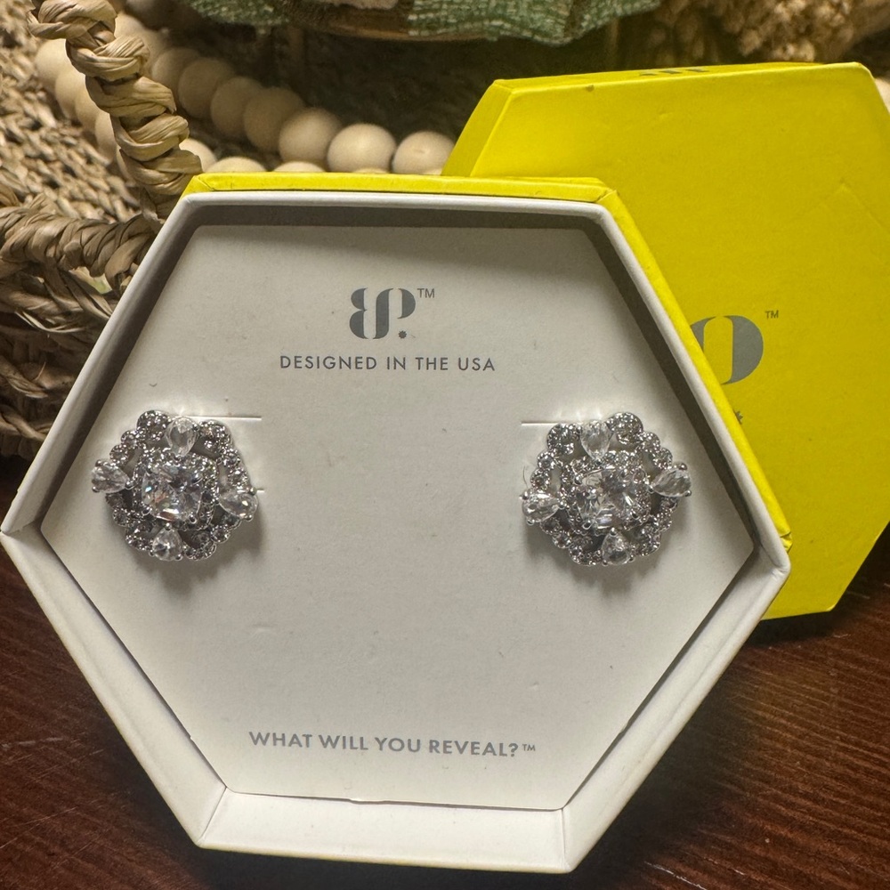 Bomb Party Og Stud earrings